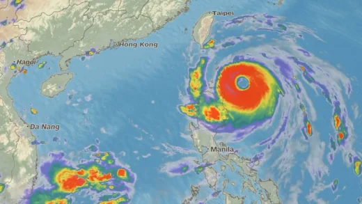 🌪️ Тайфун РАГАСА достиг побережья Китая: эвакуированы 2 млн человек, закрыты популярные курорты